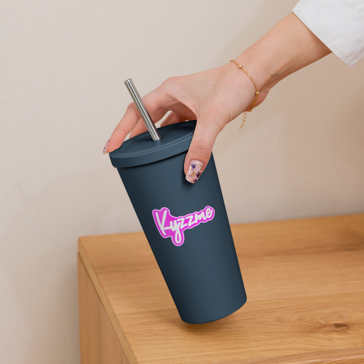 Kyzzme 20oz Tumbler w/straw